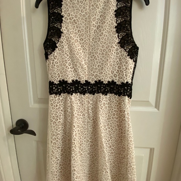 CeCe white and black lace dress, sz 4 - Picture 2 of 4